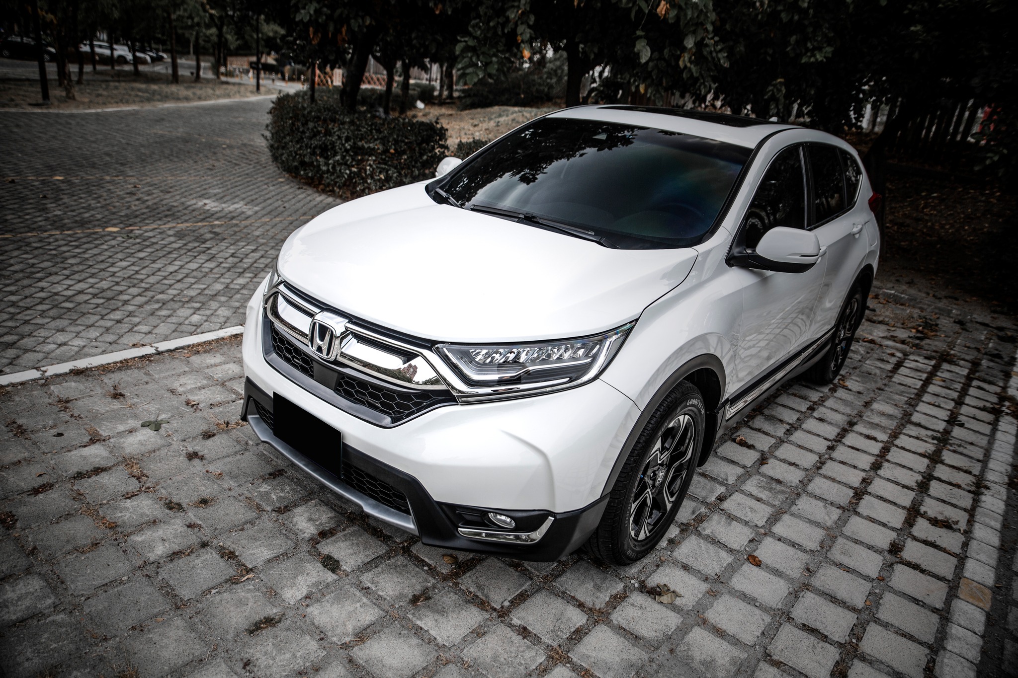 【滿18歲即可申貸】18年 CR-V S 5代 ACC跟車 全景天窗 電尾門  第8張相片