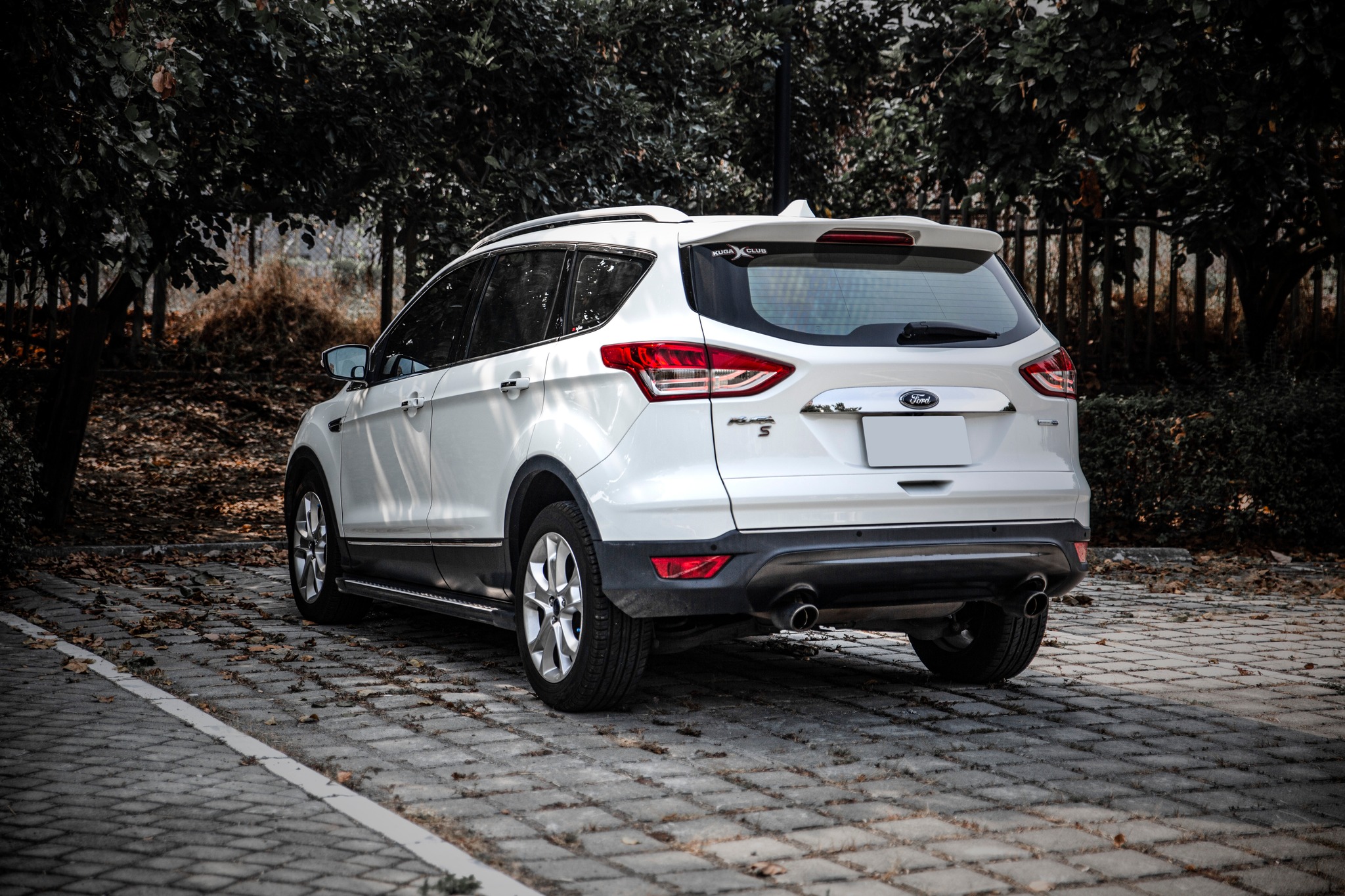 【滿18歲即可申貸】13年 Kuga 2.0旗艦 4WD 電尾門 渦輪242匹  第6張相片