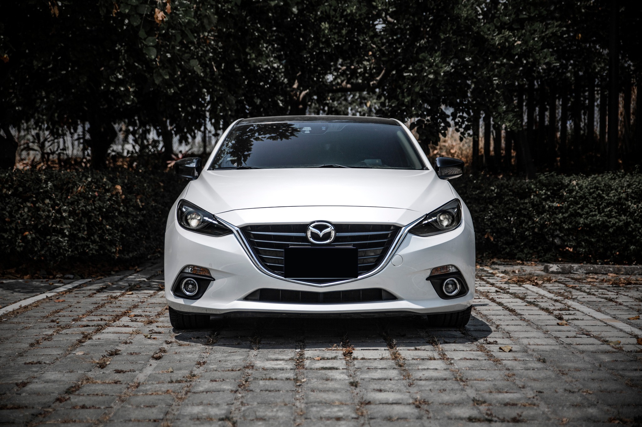 【滿18歲即可申貸】15年 Mazda3 5D 頂級 黑化基本改 戰鬥尾翼  第2張相片