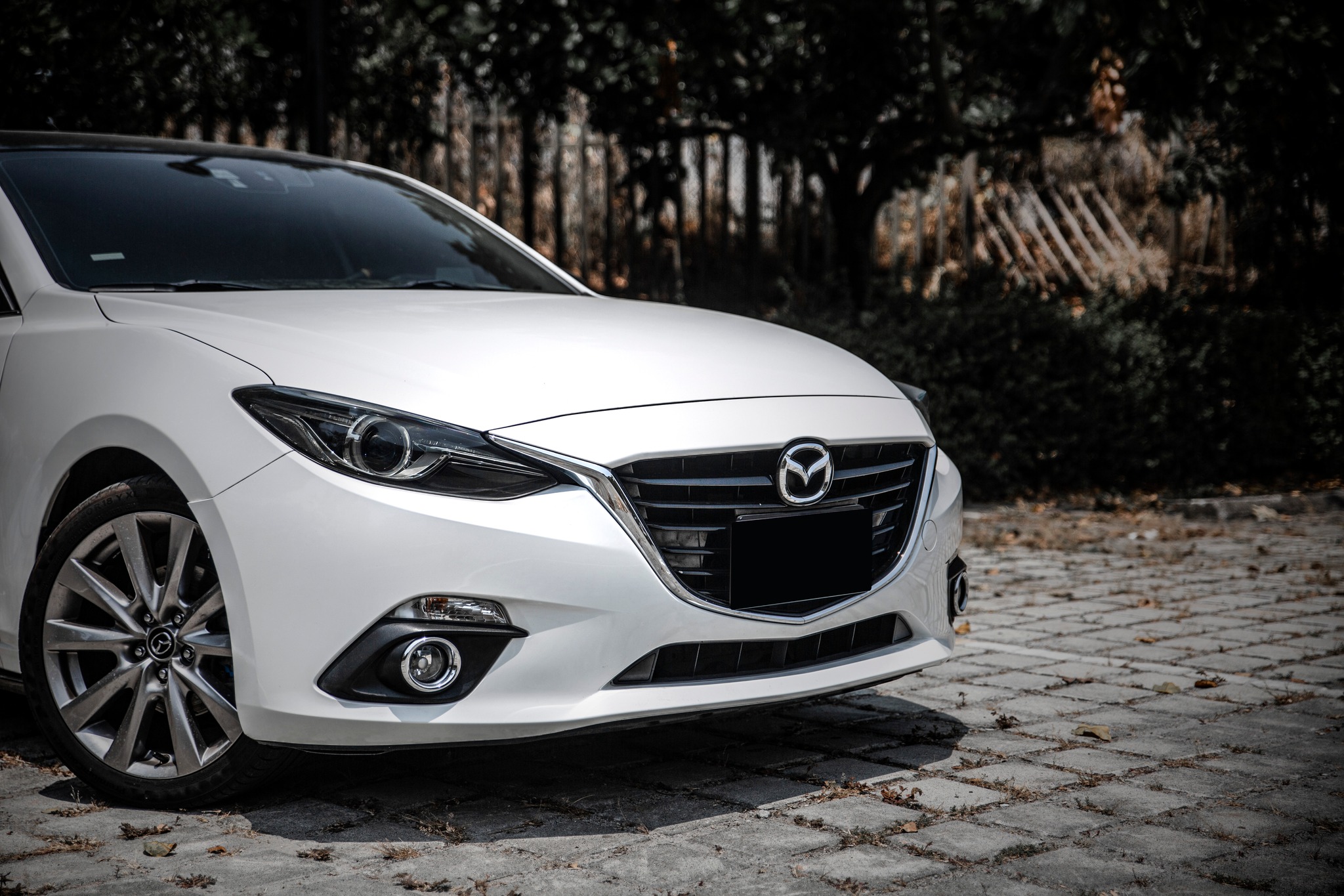 【滿18歲即可申貸】15年 Mazda3 5D 頂級 黑化基本改 戰鬥尾翼  第4張相片
