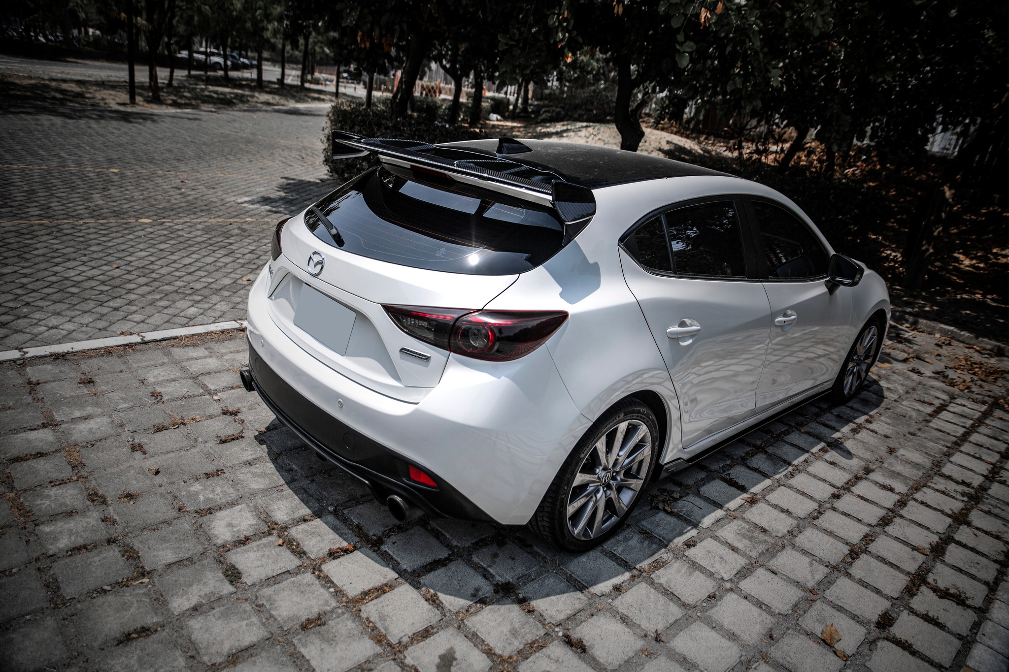 【滿18歲即可申貸】15年 Mazda3 5D 頂級 黑化基本改 戰鬥尾翼  第5張相片