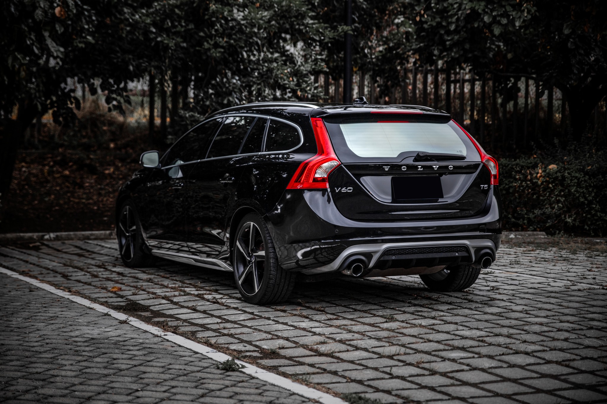 【滿18歲即可申貸】14年 V60 T5R 運動版245匹 ACC跟車 大滿配  第4張相片