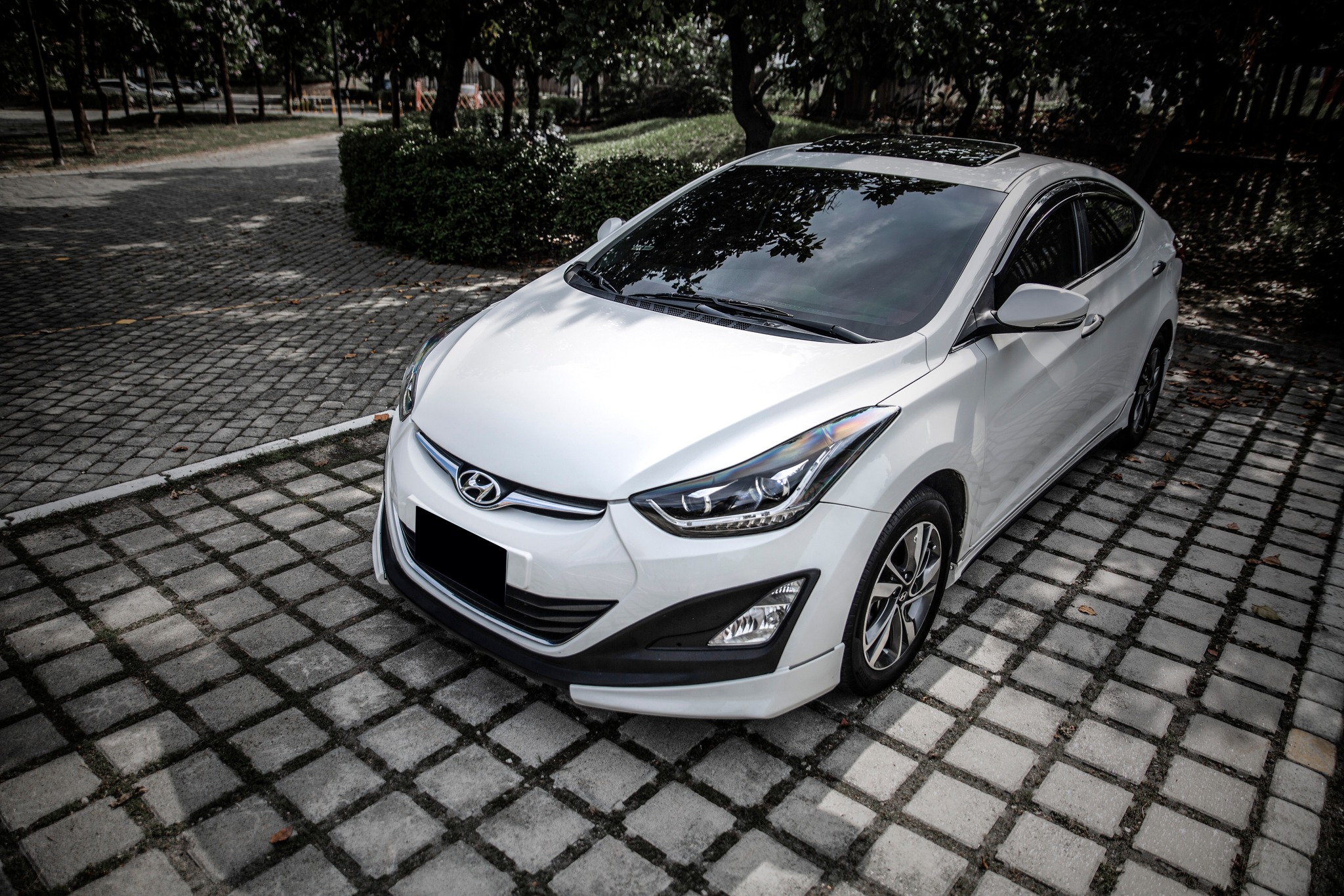 【滿18歲即可申貸】15年 Elantra EX 旗艦型 6安 免鑰匙 循跡  第3張相片