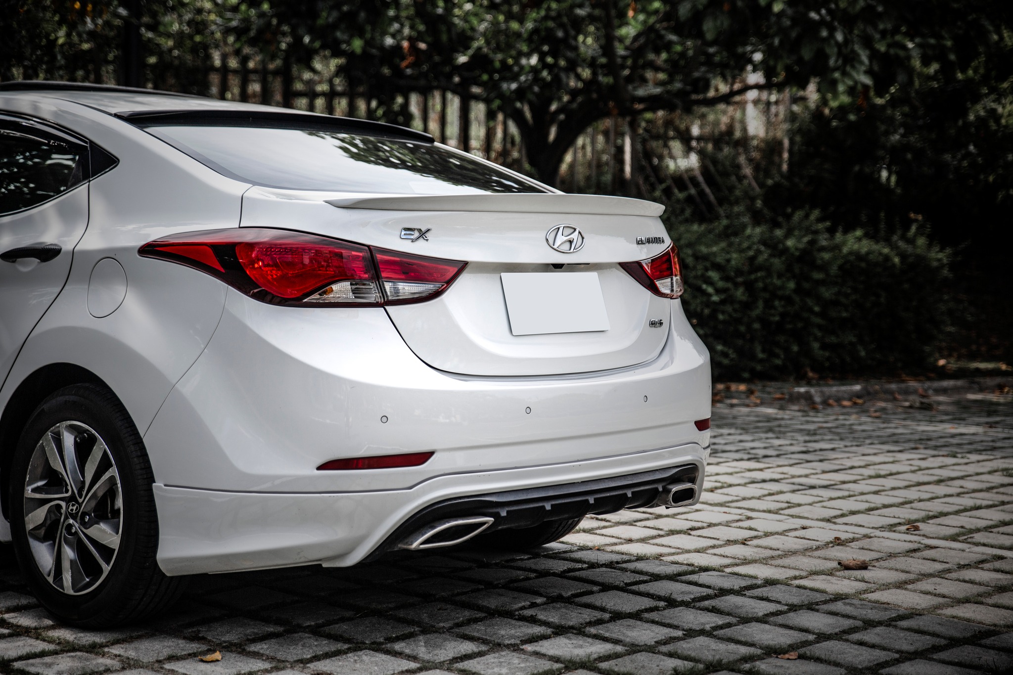 【滿18歲即可申貸】15年 Elantra EX 旗艦型 6安 免鑰匙 循跡  第4張相片