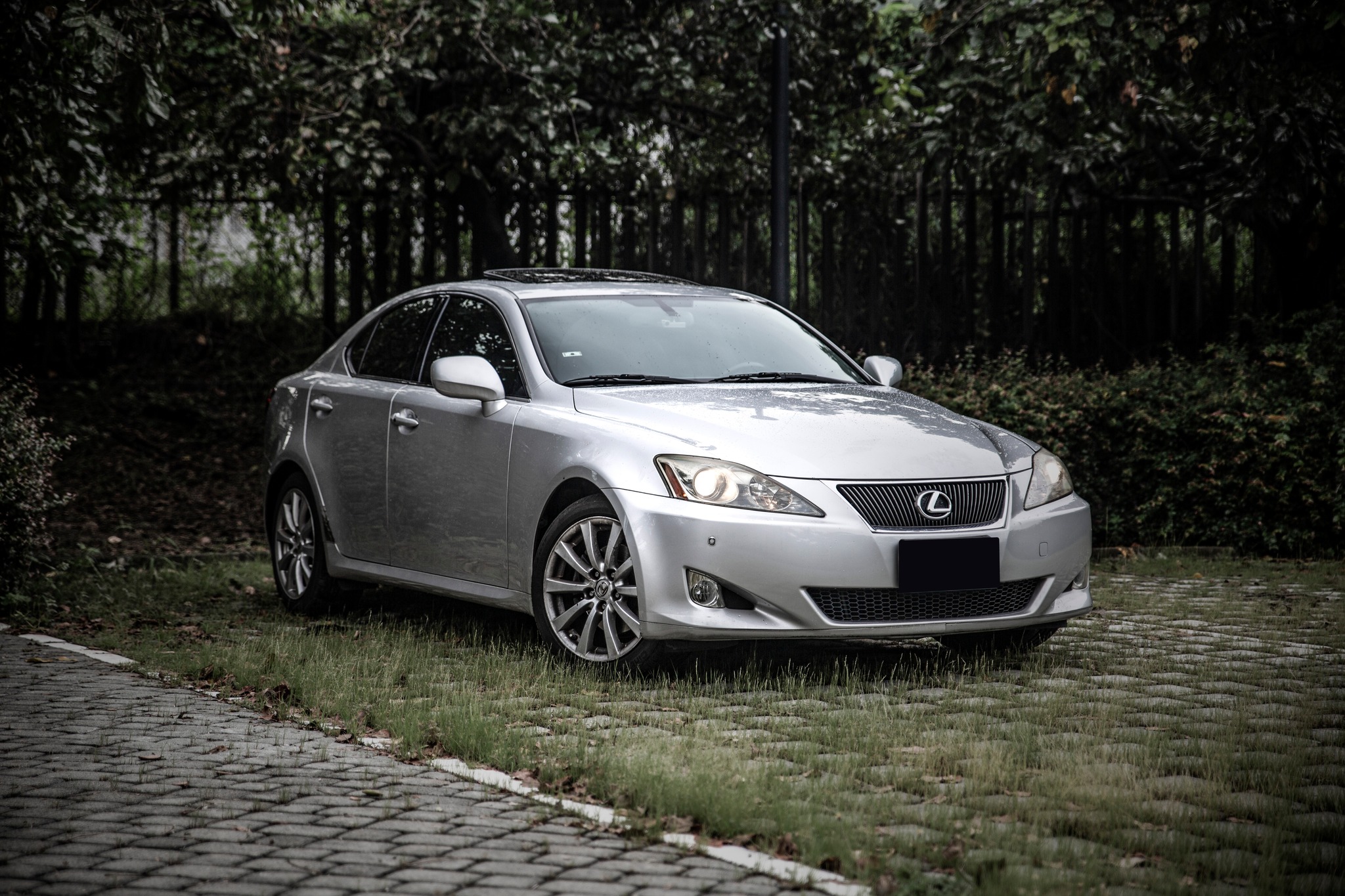 【18歲100%過件】06年 IS250 十安 電動椅 天窗 循跡防滑 動態穩定  第1張相片