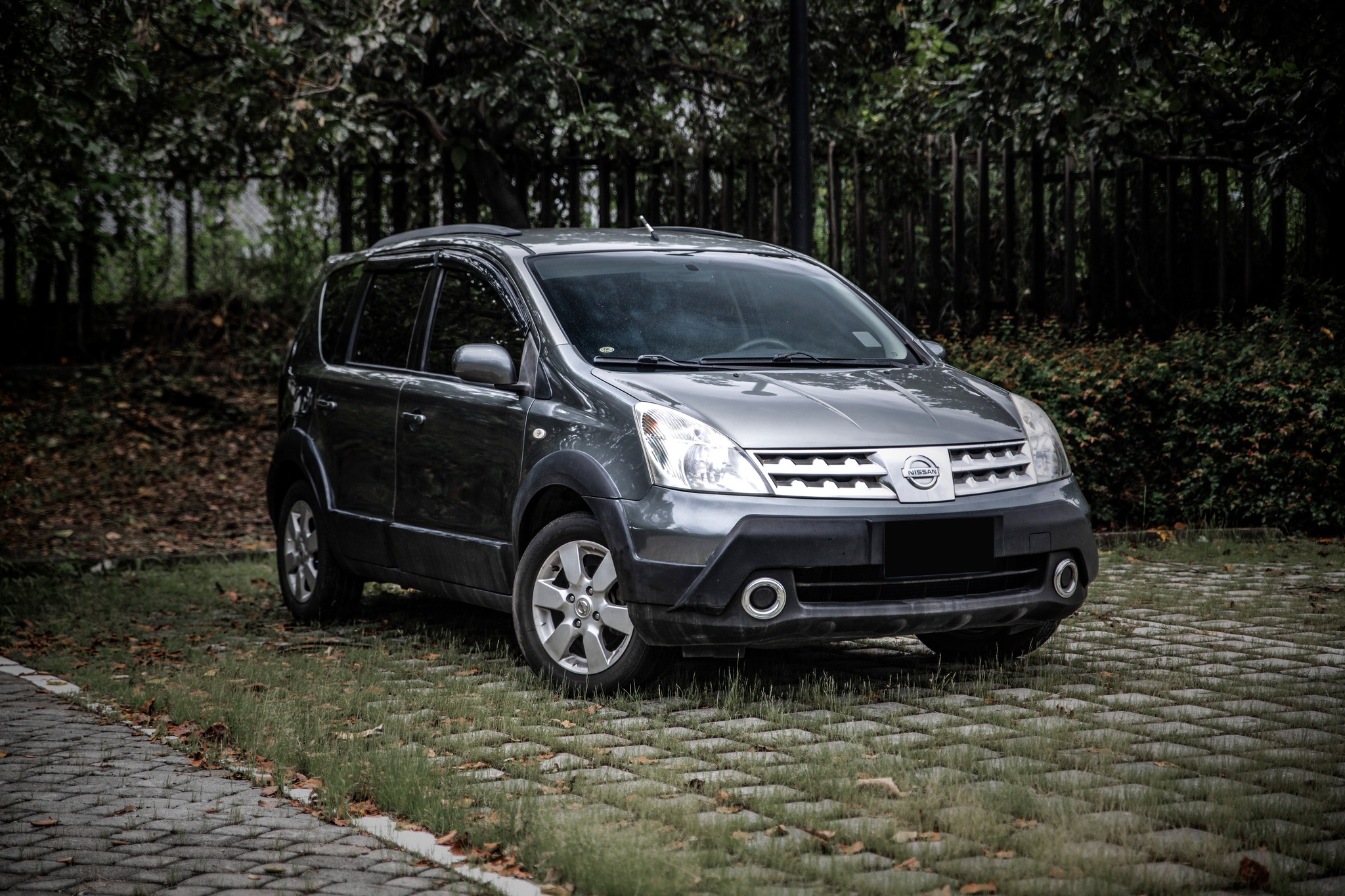 【18歲100%過件】10年 Livina 1.6 H規 雙安 ABS 運動防刮  第1張相片
