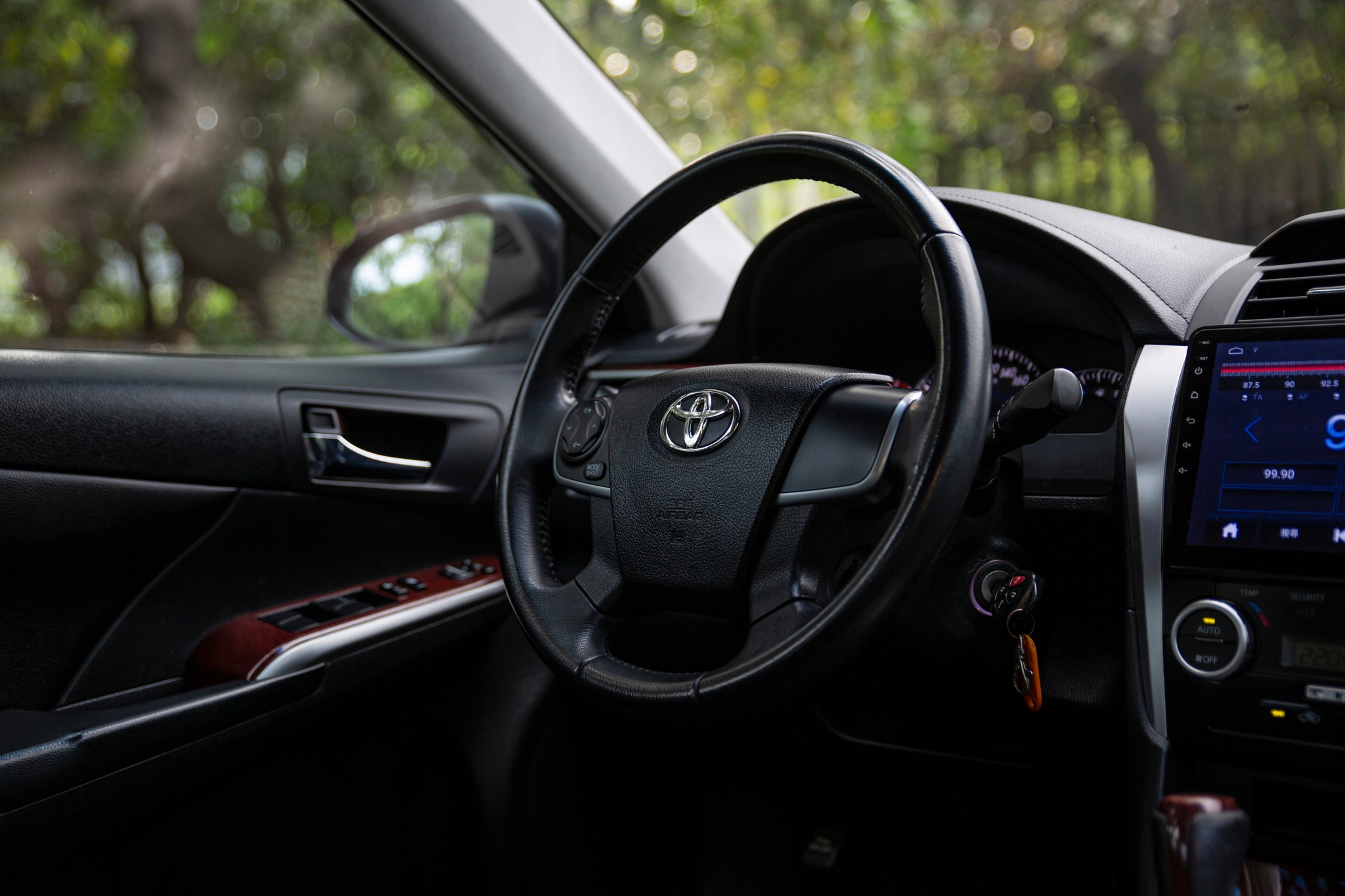 【18歲100%過件】12年 Camry 2.5E 雙安 定速 恆溫 安卓機  第2張相片