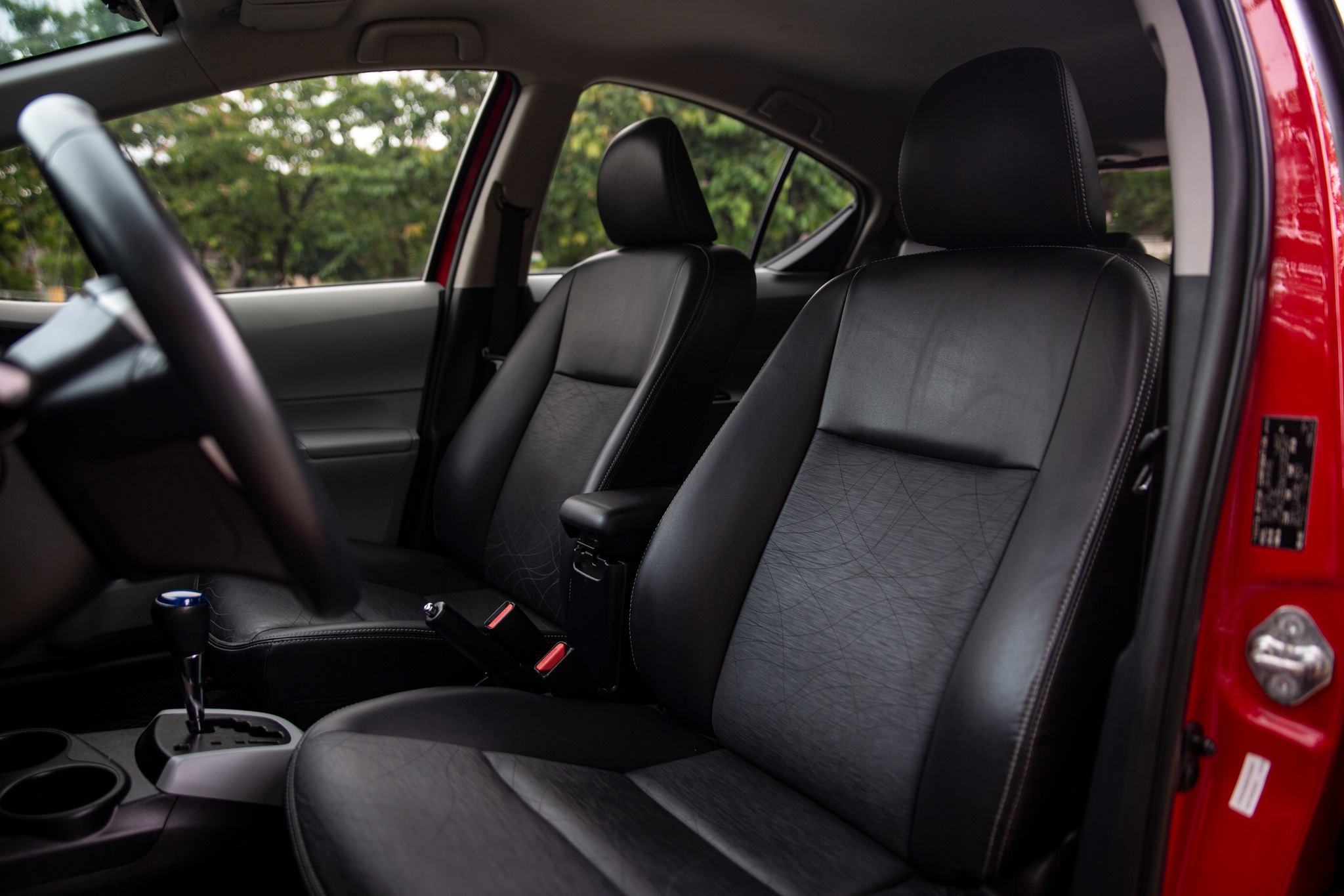 【18歲100%過件】13年 Prius C 油電複合 7安 循跡防滑 動態穩定  第3張相片