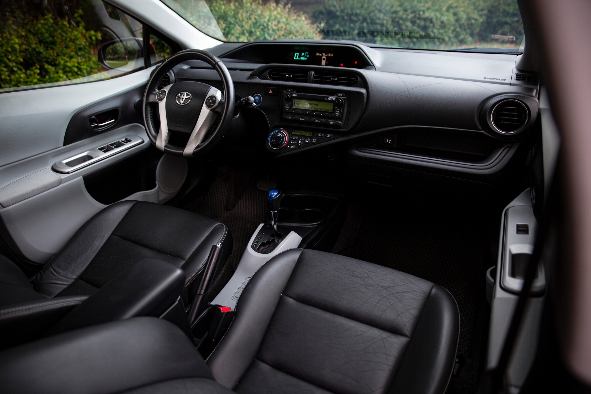 【18歲100%過件】13年 Prius C 油電複合 7安 循跡防滑 動態穩定  第4張相片