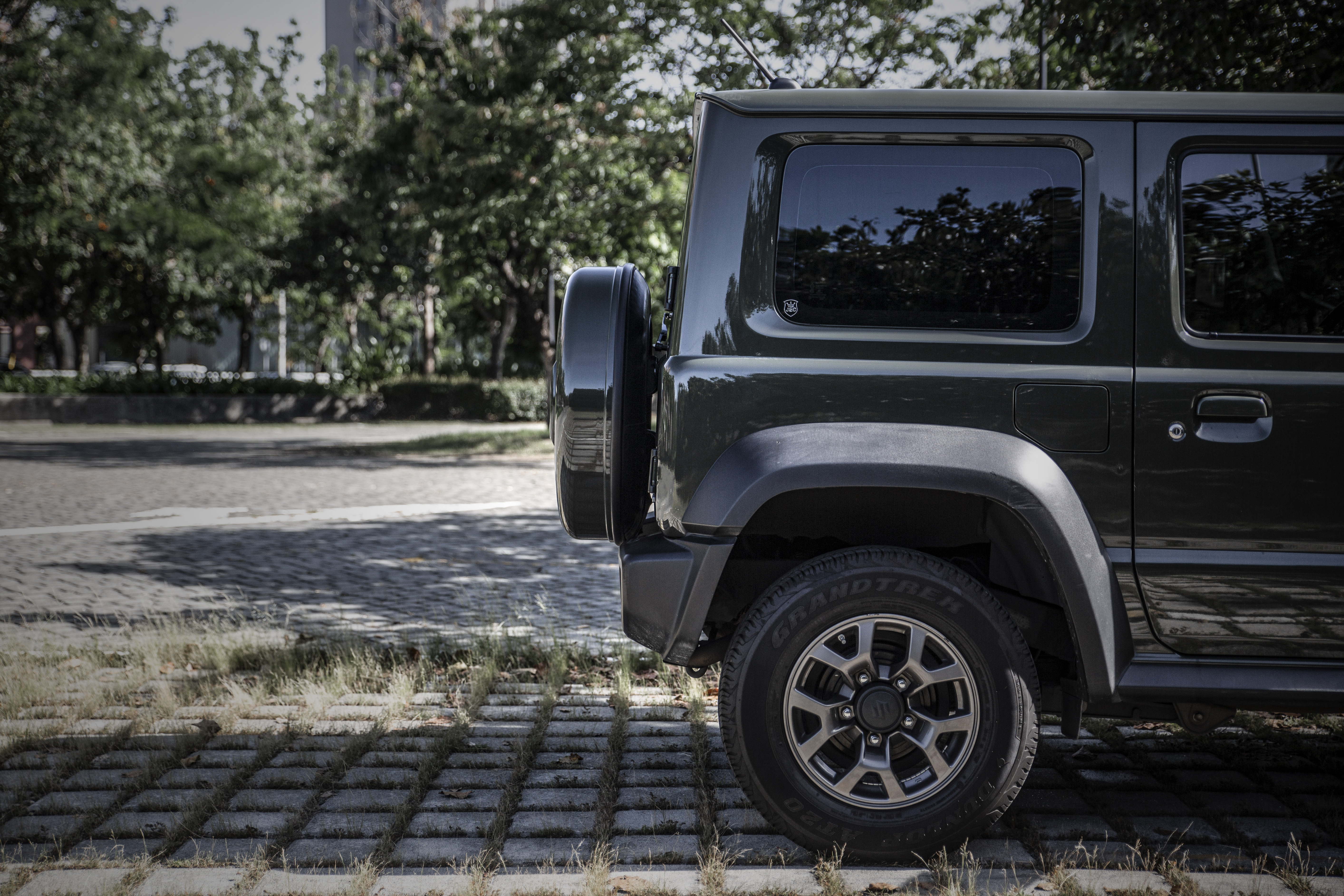 【滿18歲即可申貸】21年 Jimny 6安 車道維持 自動煞停 循跡防滑  第6張相片
