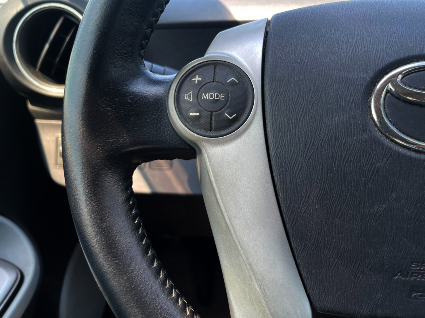 PRIUS C 油電●南部最強全貸超貸0頭款軍公教原住民1.88起●專辦拖車戶過件當天交車  第17張相片