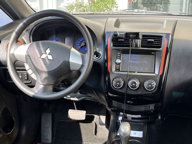 MITSUBISHI三菱 COLT PLUS  第5張相片