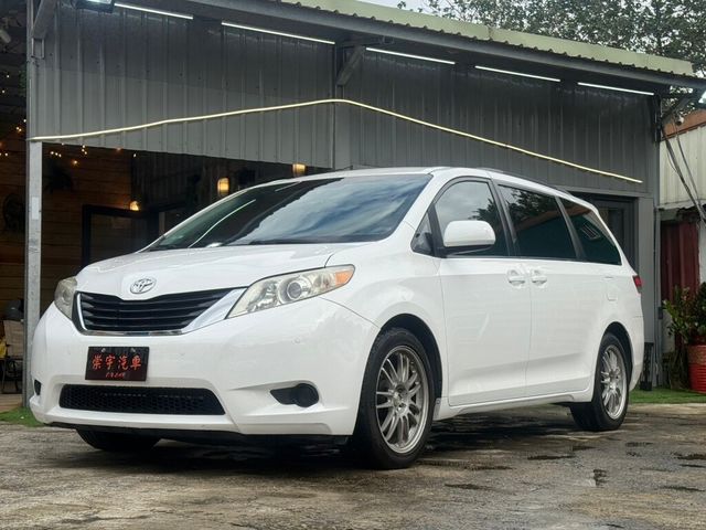 TOYOTA豐田 SIENNA  第1張相片