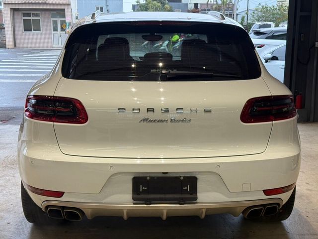 PORSCHE保時捷 MACAN TURBO  第7張相片