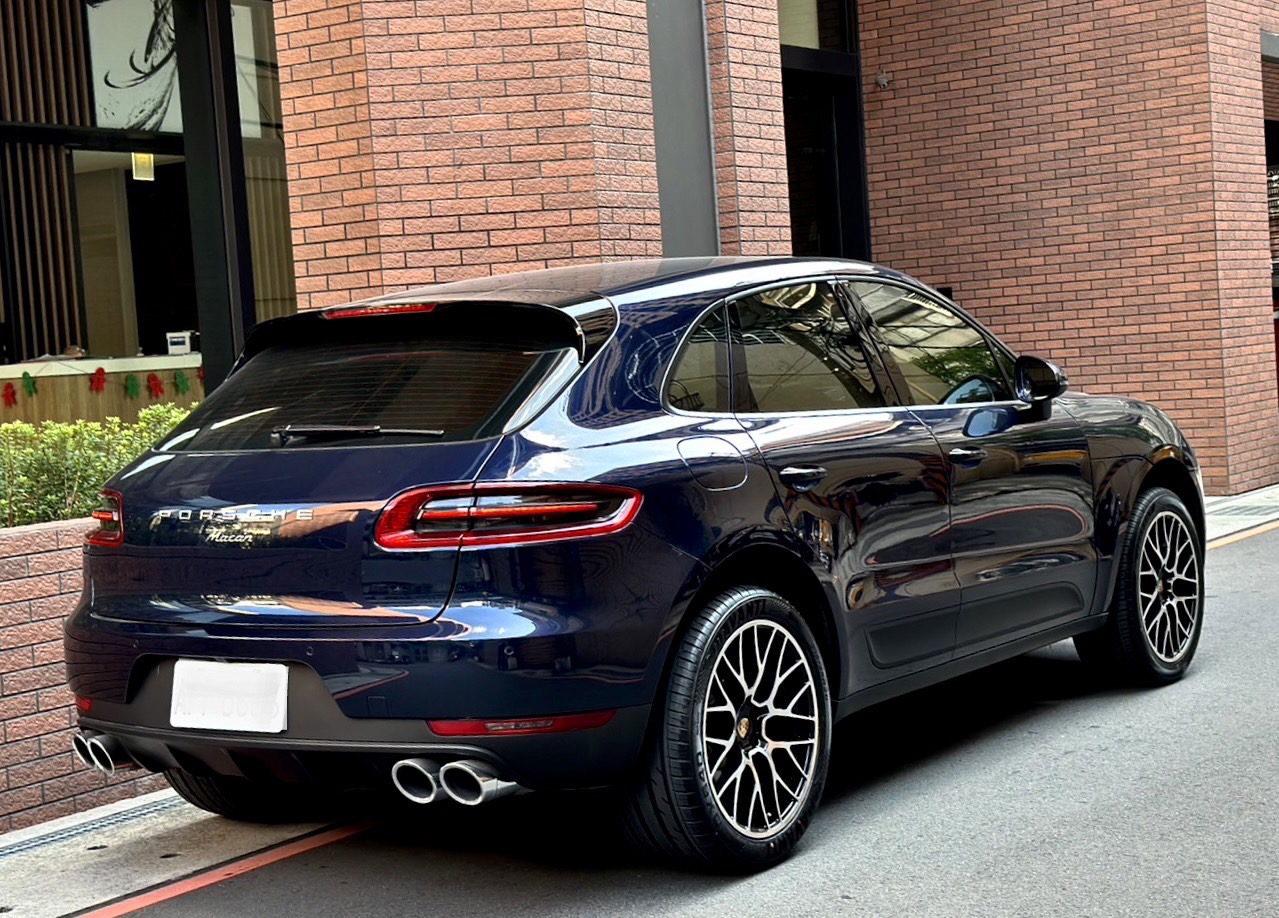 2016/4出廠  Porsche Macan 2.0   總代理/全原廠保養/僅跑七萬多公里/已認證  第10張相片