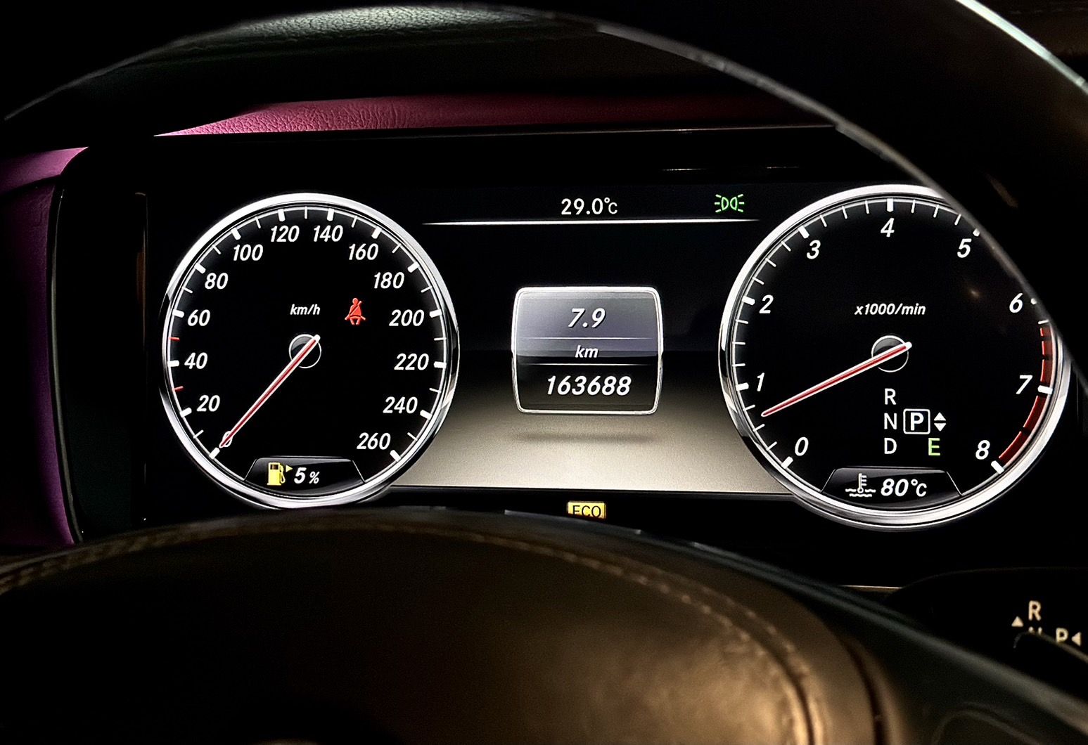 2014出廠 M-BENZ S400L  誰說總代理S400 LWB 沒有AMG?  現在竟然出現了 Goo鑑定原版件~3.0汽油引擎馬力300多匹!! 只要E係的價格 配備更高 一年稅金只要22000多   第8張相片