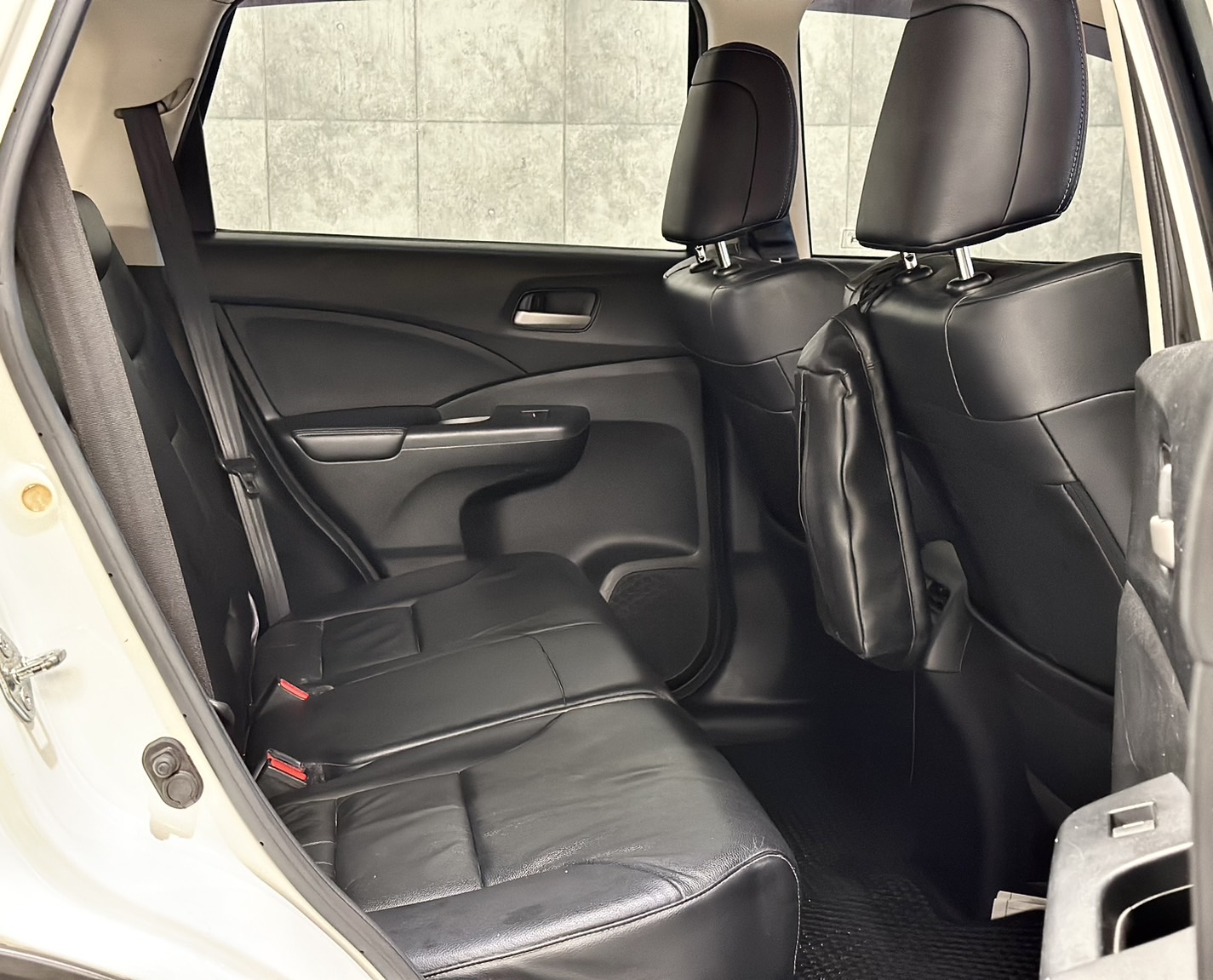 2013 Honda CRV 2.4 頂級有天窗  最搶手的日系休旅 車況美 價格甜   里程23萬公里 保證原版件  第4張相片
