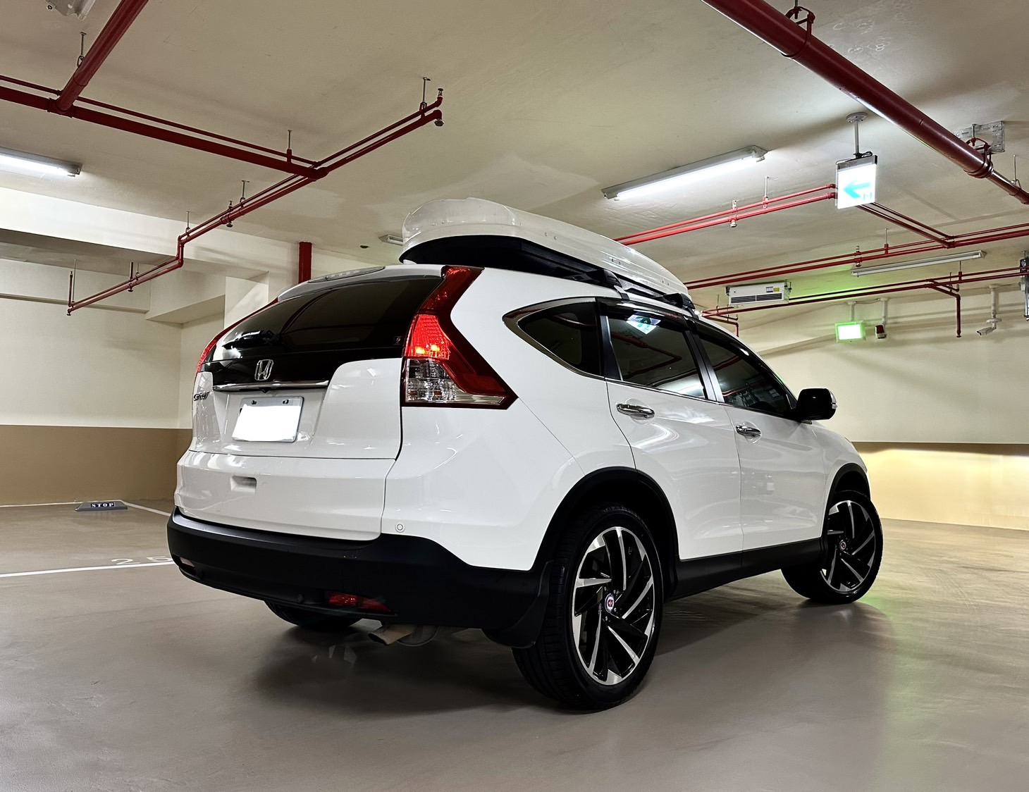 2013 Honda CRV 2.4 頂級有天窗  最搶手的日系休旅 車況美 價格甜   里程23萬公里 保證原版件  第12張相片