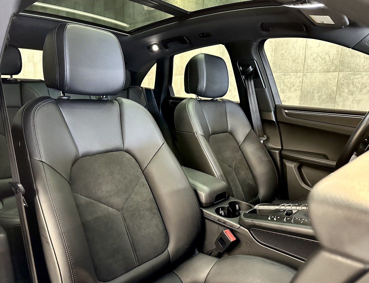 2019出廠 PORSCHE MACAN   2.0渦輪增壓/265匹馬力/原版件/里程八萬多公里  第5張相片
