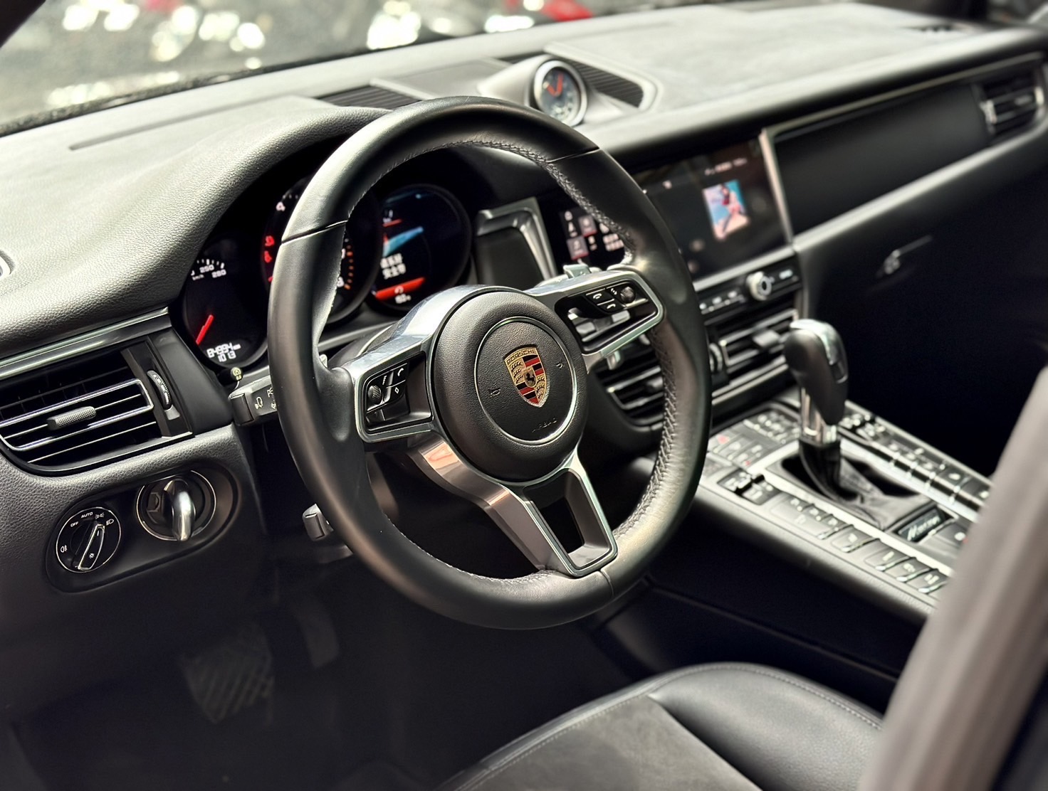 2019出廠 Porsche Macan   2.0T/渦輪增壓/原版件/里程八萬多公里 未領牌～享新車利率  配備高⬇️  第5張相片