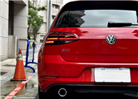 2018年VW GOLF GTI MK7.5 大P 福斯性能鋼砲，賽道機器 全程原廠保養 僅跑八萬多 原廠無改裝 內外美 氣氛佳  第3張縮圖