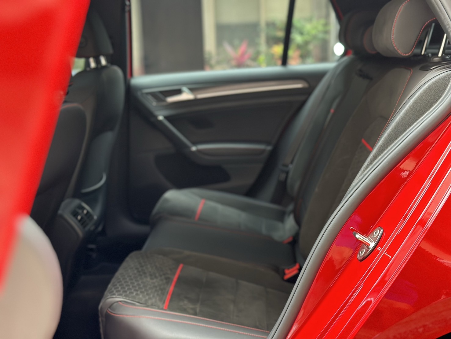 2018年VW GOLF GTI MK7.5 大P 福斯性能鋼砲，賽道機器 全程原廠保養 僅跑八萬多 原廠無改裝 內外美 氣氛佳  第7張相片