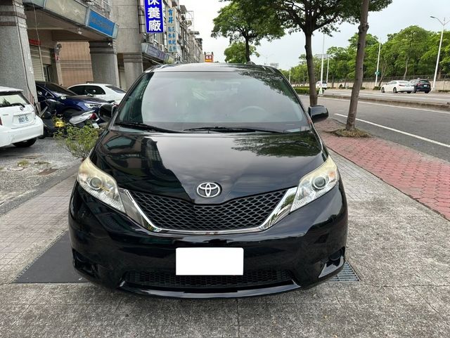 TOYOTA豐田 SIENNA  第1張相片