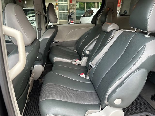 TOYOTA豐田 SIENNA  第5張相片