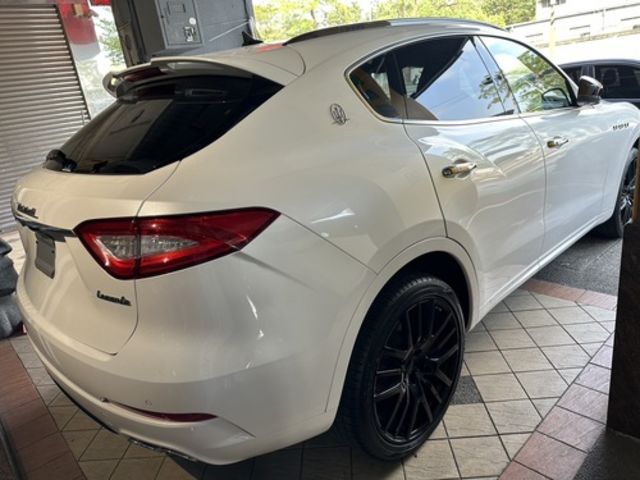 MASERATI瑪莎拉蒂 LEVANTE S  第2張相片