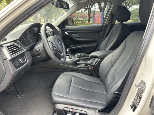 BMW寶馬 318I  第5張相片