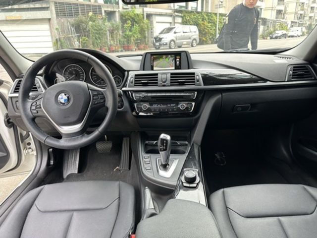 BMW寶馬 318I  第7張相片