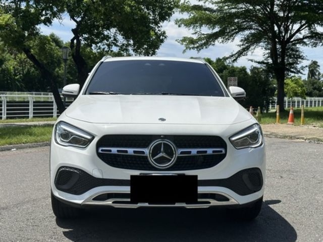 M-BENZ賓士 GLA180  第1張相片