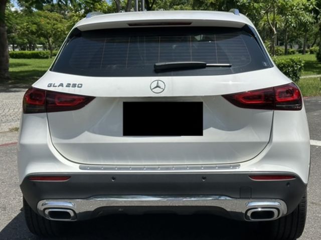 M-BENZ賓士 GLA180  第4張相片