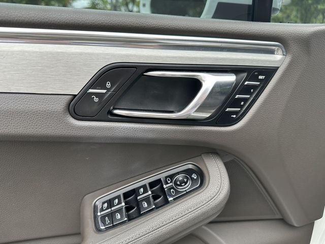 PORSCHE保時捷 MACAN  第9張相片