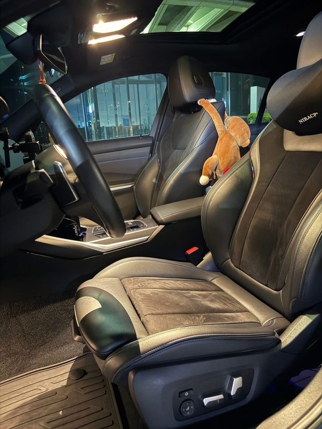 BMW寶馬 330I  第8張相片
