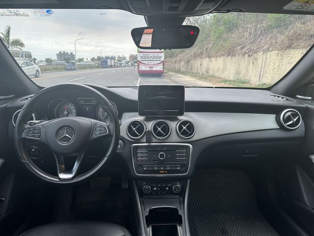 M-BENZ賓士 CLA250  第11張相片