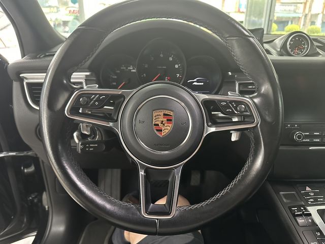 PORSCHE保時捷 MACAN  第8張相片
