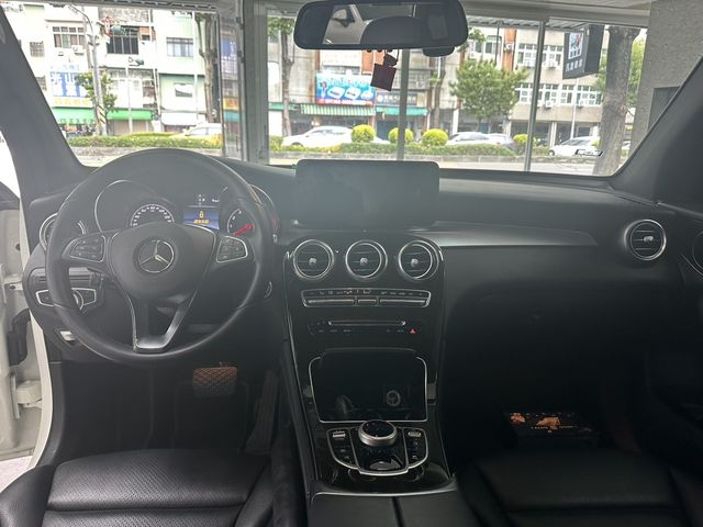 M-BENZ賓士 GLC300  第9張相片