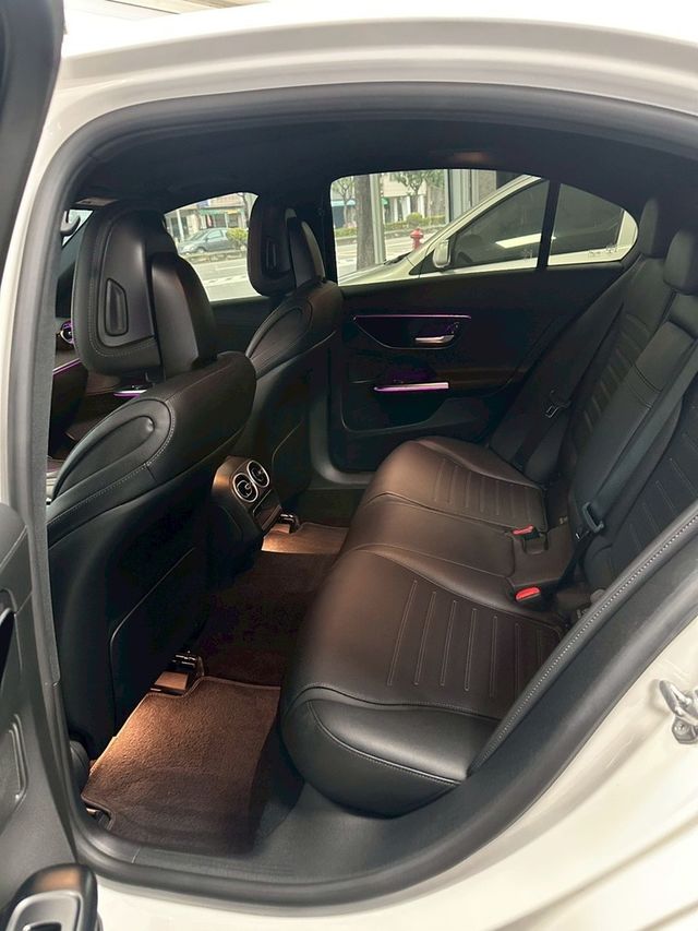 M-BENZ賓士 C300  第8張相片