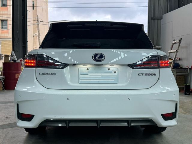 LEXUS凌志 CT200H  第3張相片