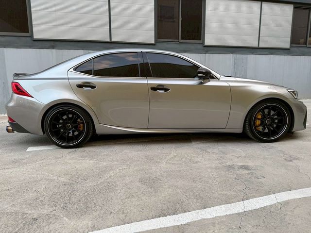 LEXUS凌志 IS 300  第6張相片