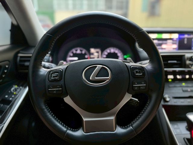LEXUS凌志 IS 300  第11張相片