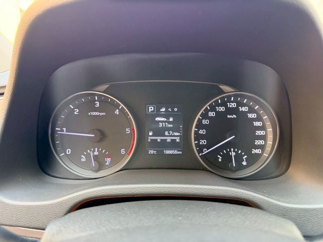 HYUNDAI現代 ELANTRA  第8張相片