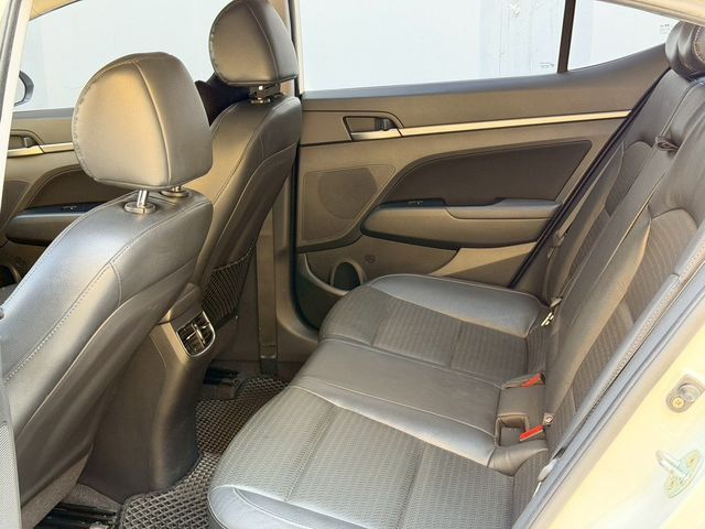 HYUNDAI現代 ELANTRA  第9張相片