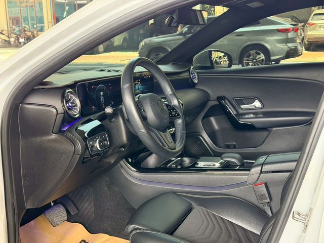 M-BENZ賓士 A180  第7張相片