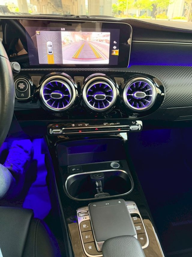 M-BENZ賓士 A180  第9張相片