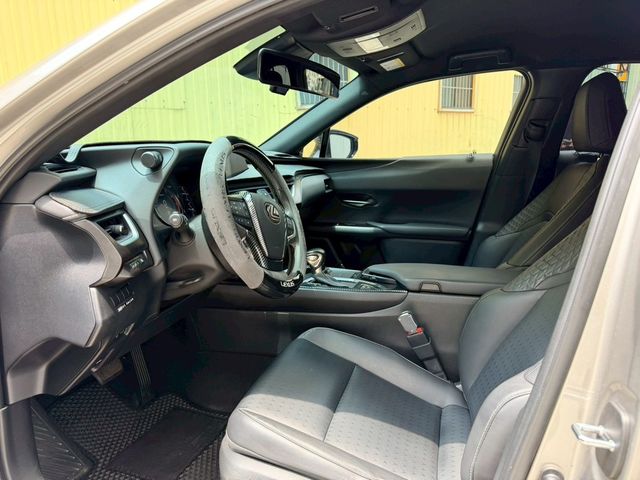 LEXUS凌志 UX250H  第4張相片