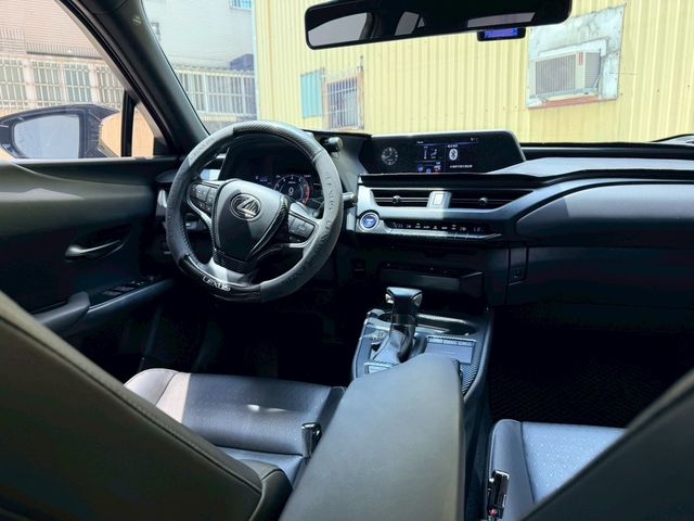 LEXUS凌志 UX250H  第5張相片