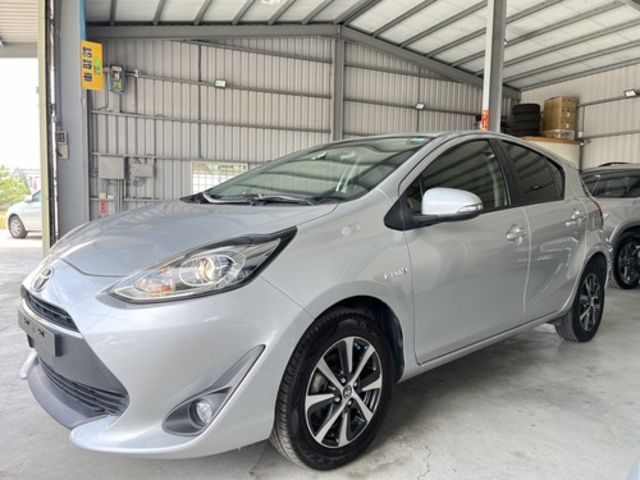 TOYOTA豐田 PRIUS C  第1張相片