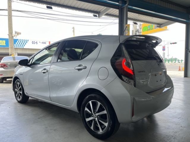 TOYOTA豐田 PRIUS C  第2張相片